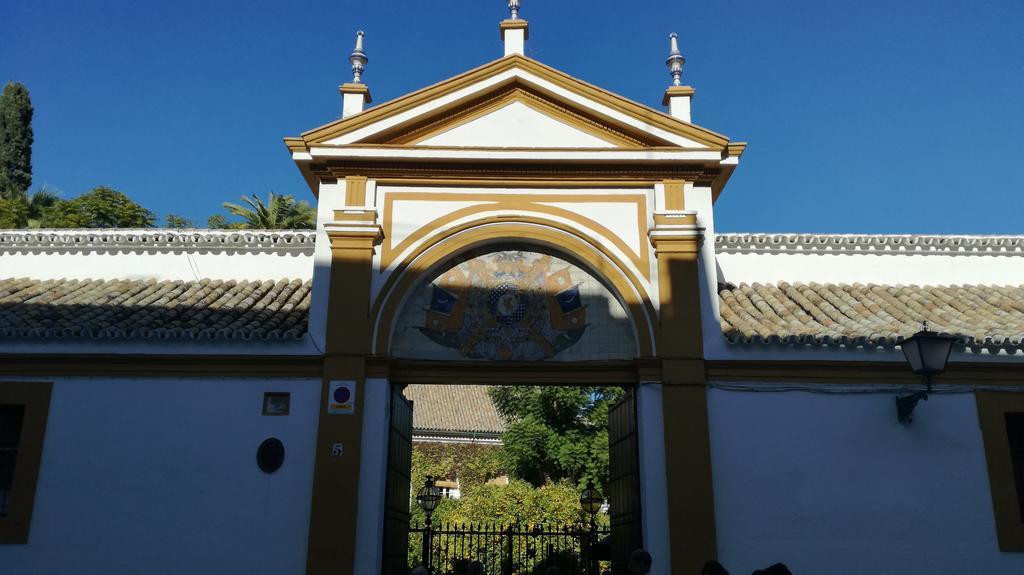 Romantic With Free Parking * Sevilla