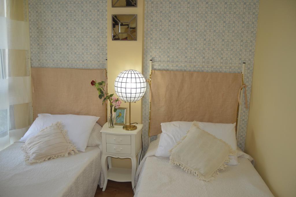 Romantic With Free Parking Sevilla