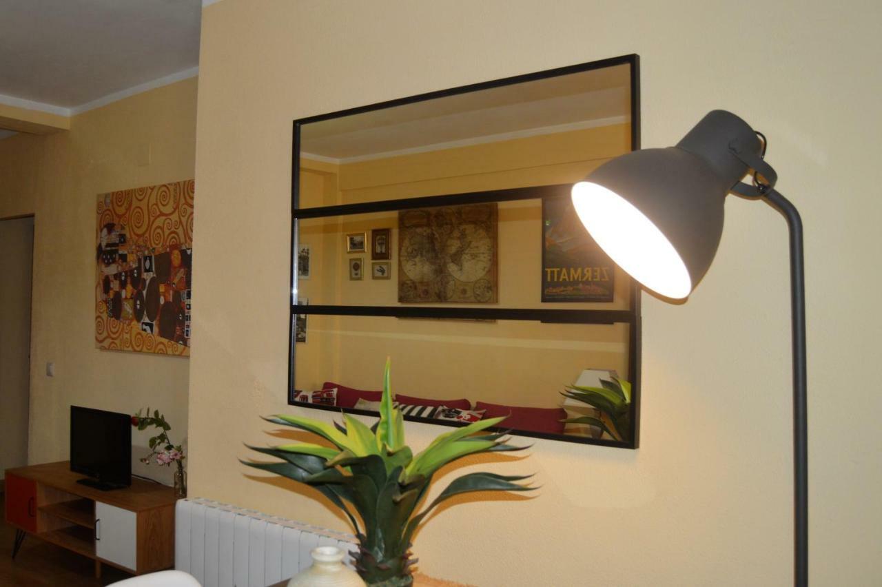 Romantic With Free Parking Sevilla