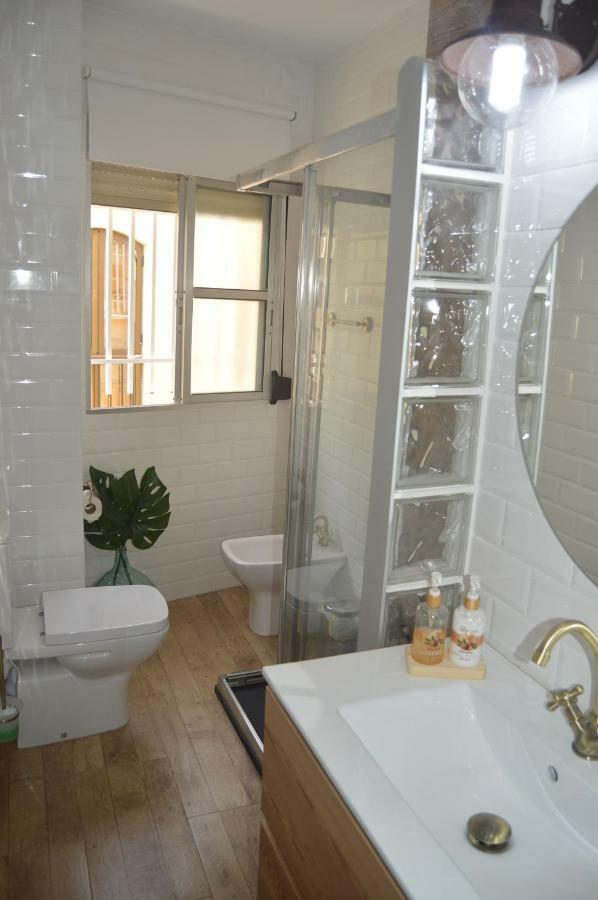Romantic With Free Parking Appartement